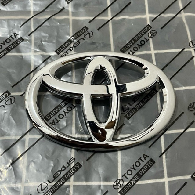 Logo Grill Innova 2009-2015 Original