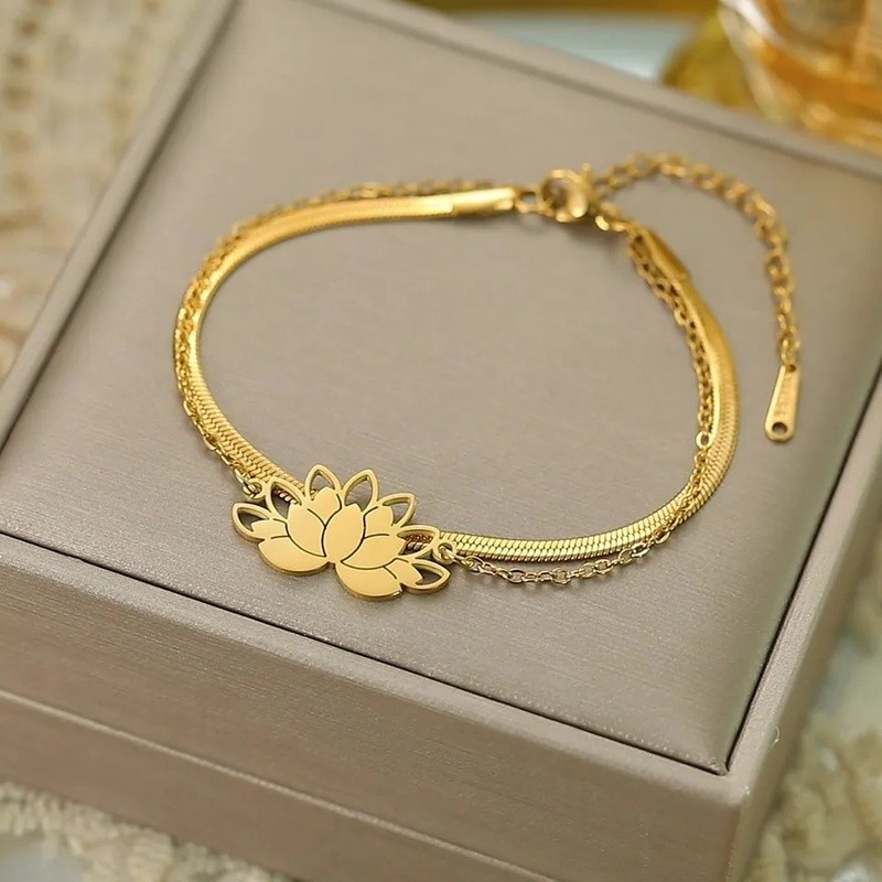 (Pengiriman cepat) Skyrim Lotus Flower Charm Bracelet Stainless Steel Wanita Lapisan Gelang Rantai U