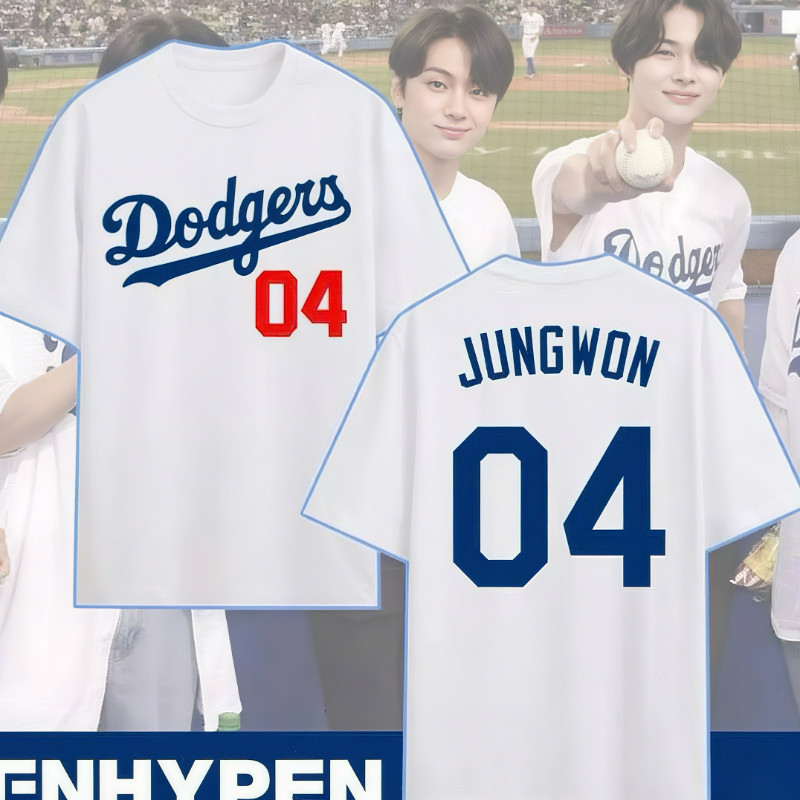 Kaos Lengan Pendek Unisex Dodgers x Enhypen World, Katun 100% Adem Premium—Cocok OOTD Santai & Worko