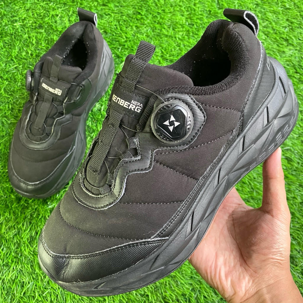 NEPA Isenberg Boa Black sneakers shoes ukuran 39,5