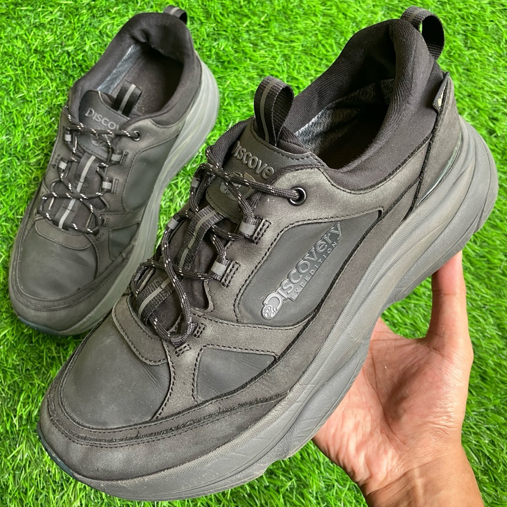 Discovery Expedition Full Leather Black Sneakers shoes ukuran 43
