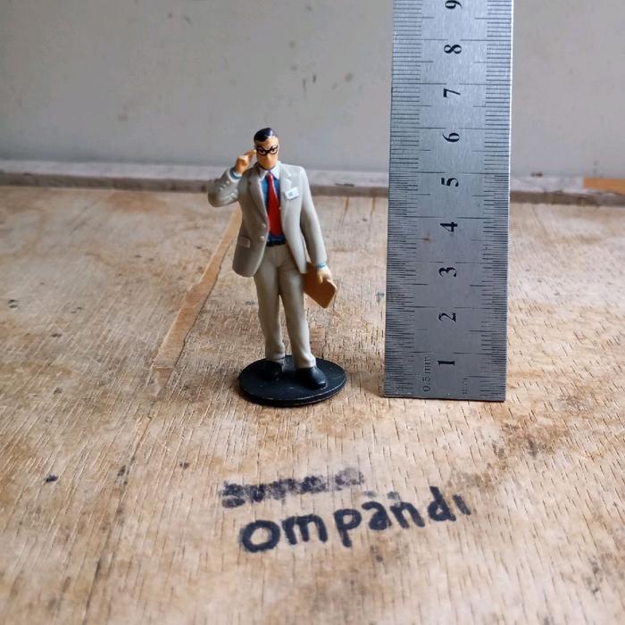 figure mini diorama clark kent superman 2ND