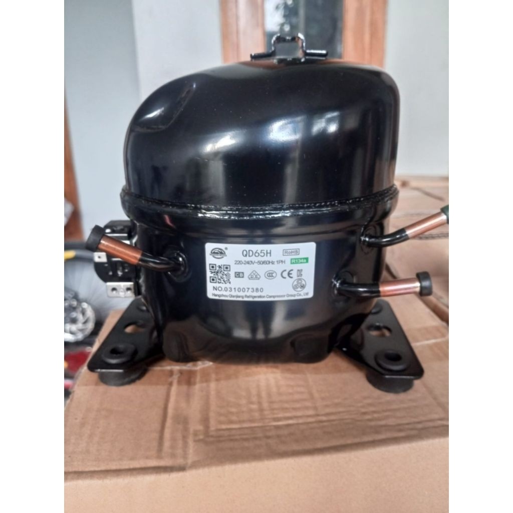 Kompresor Kulkas ,kompresor showcase, compresor frezer box 200L 1/5pk QD65H original