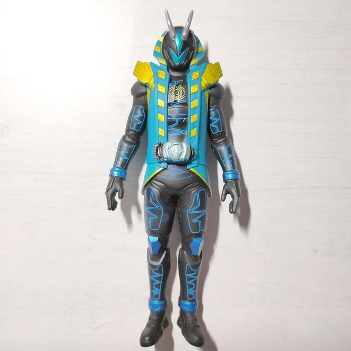 RHS KAMEN RIDER SPECTRE TUTANKHAMUN DAMASHII GHOST  17 CM BANDAI