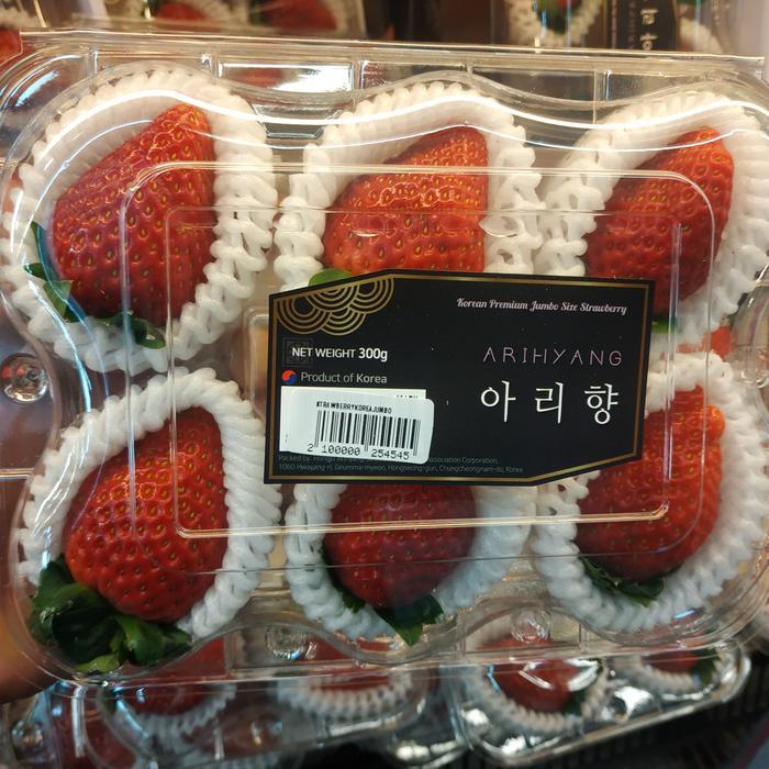 Strawberry Korea manis jumbo /pack