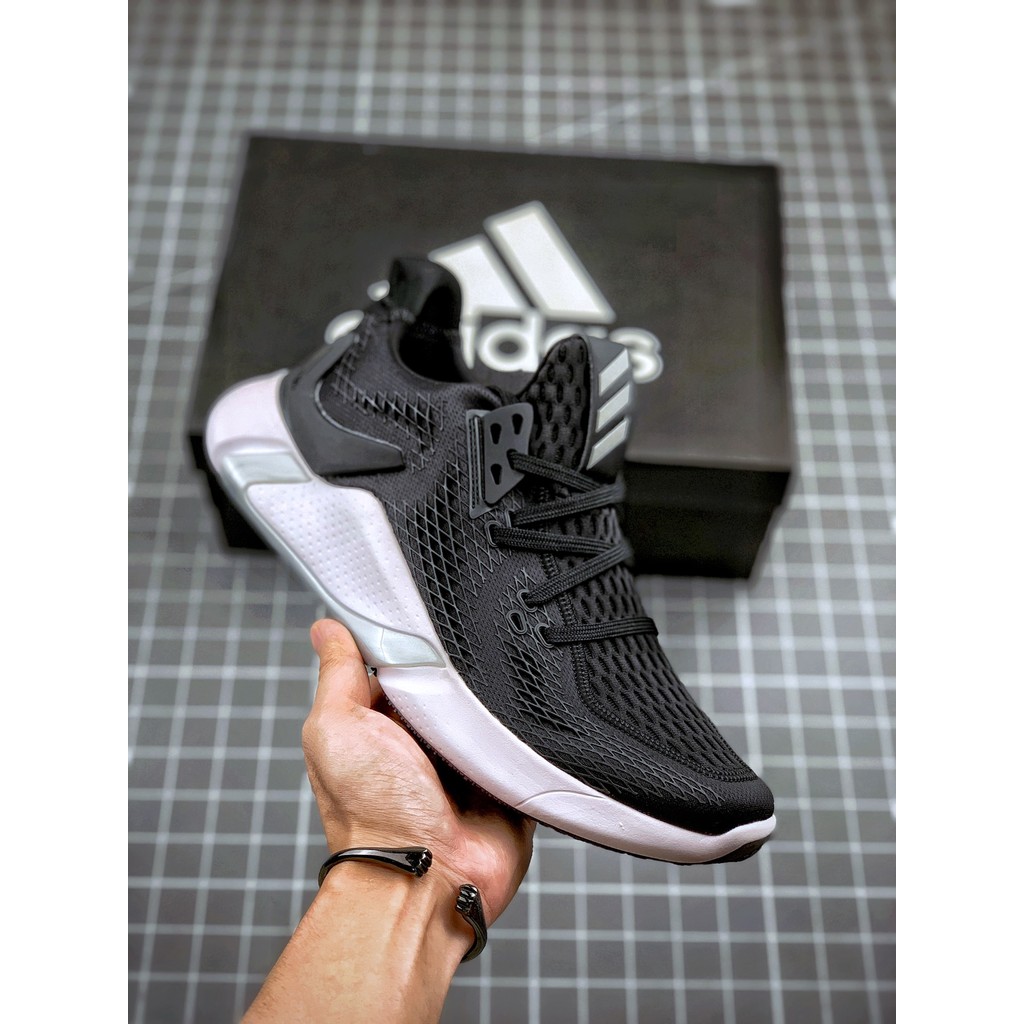 Alphabounce edge xt 
Sepatu olahraga pria dan wanita baru Alpha Out 4