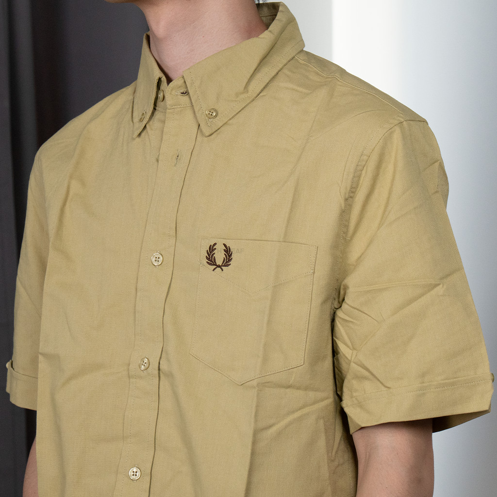 FRED PERRY Warm Grey Short Sleeve Oxford Shirt Kemeja Lengan Pendek Original