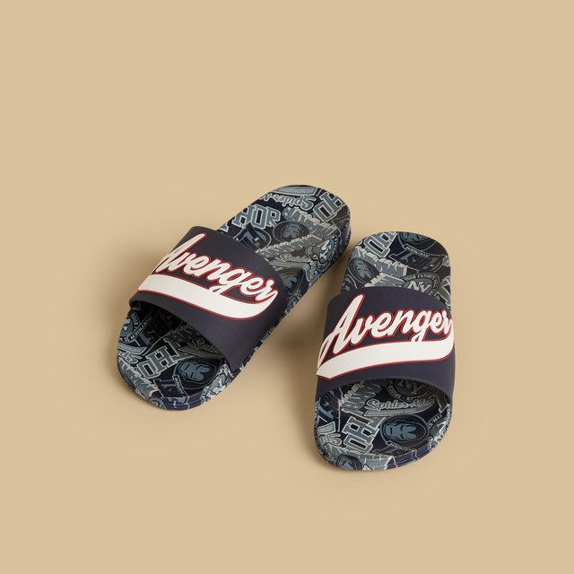 Max Fashions Sepatu Anak Laki-laki Avengers Embossed Slides