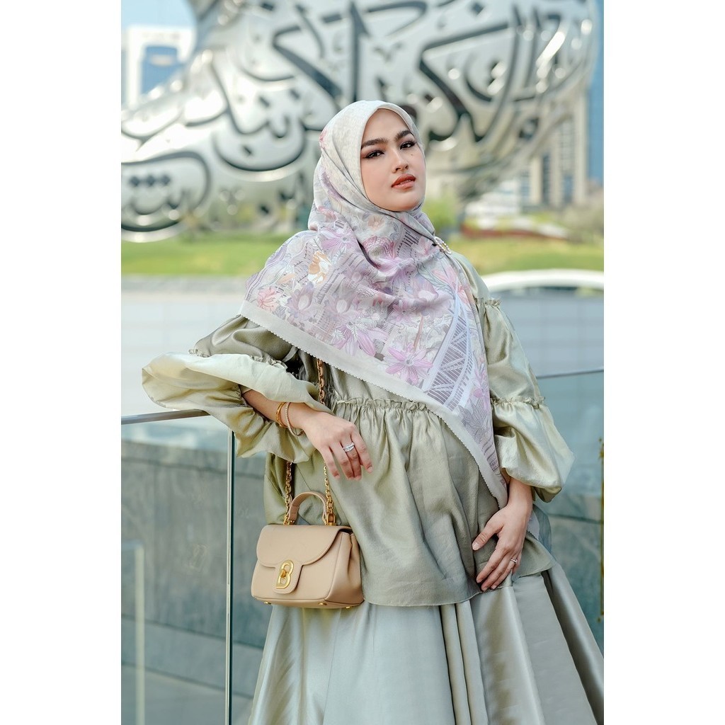 Buttonscarves Dubai Voile Square XL - Ivory