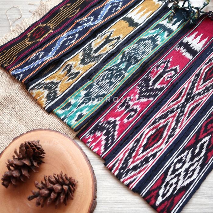 Ikat Kepala Tenun Etnik Dayak