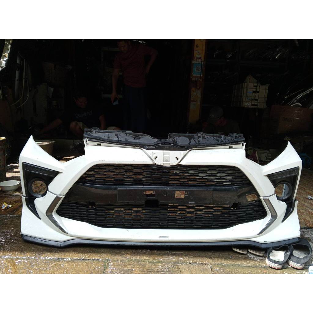 Bemper + Bodykit depan Agya Facelift GR Tahun 2021 original