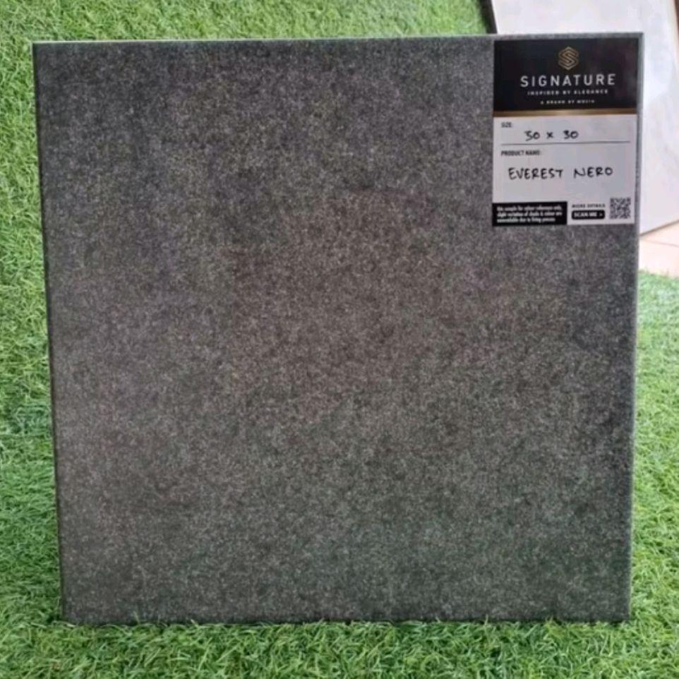 Keramik Lantai Carfot 30x30 Everest Nero Slip Stop | Doff | Matte Product Mulia