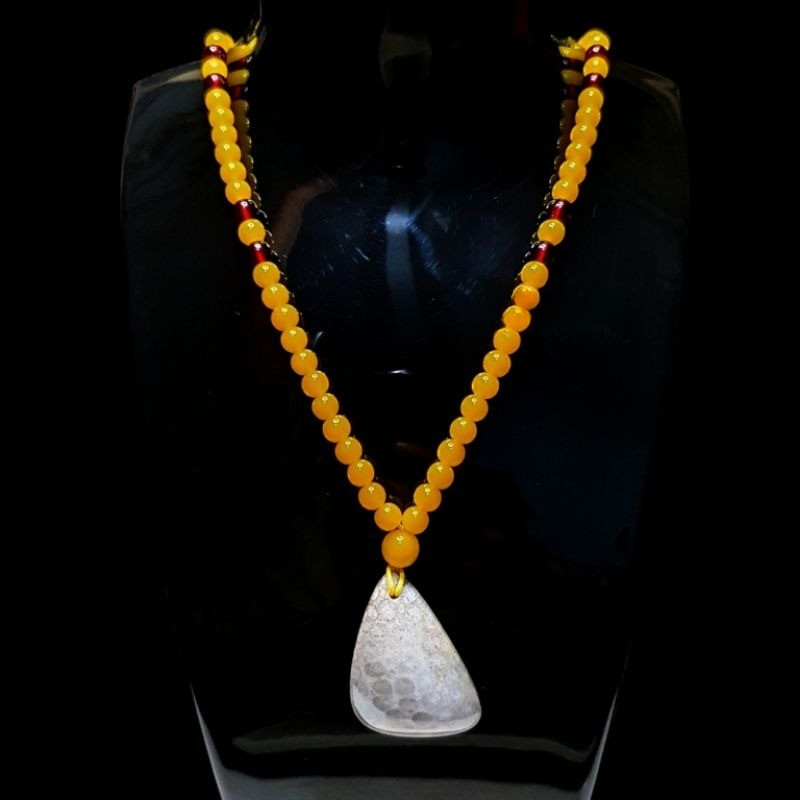 KALUNG LIONTIN BATU KARANG FOSIL KRISTAL BUNGA TERATAI HQ UNIK LANGKA KUALITAS GRADE A EKSPOR / BADA