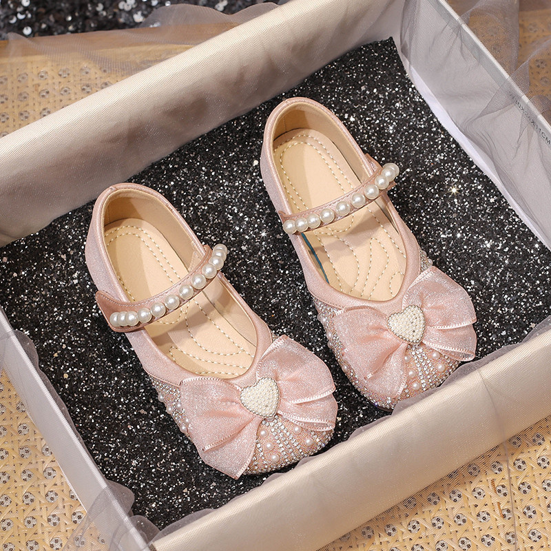 Sepatu Putri Anak Perempuan Model Baru Sepatu Kulit Kecil Anak-anak Sepatu Bunga Kupu-kupu Kristal