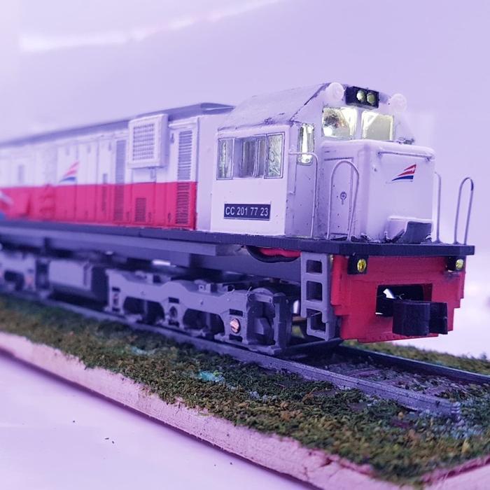 miniatur kereta api skala HO 1/87 Pajangan - CC201