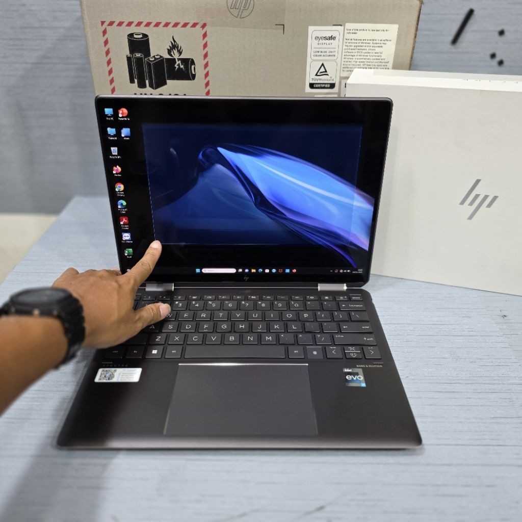 BNOB HP SPECTRE X360 CORE I7 1355U RAM 32GB SSD 1TB TOUCHSCREEN siap pakai