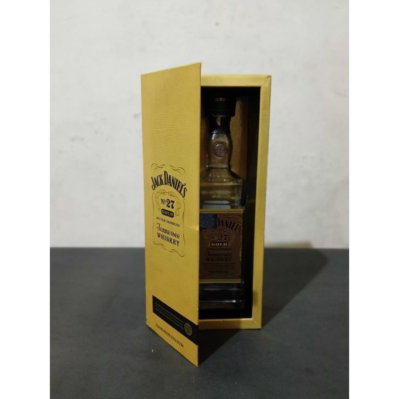 Botol bekas botol miras Jack Daniels gold untuk hiasan/koleksi/pajangan/ambalan/kayu/furniture