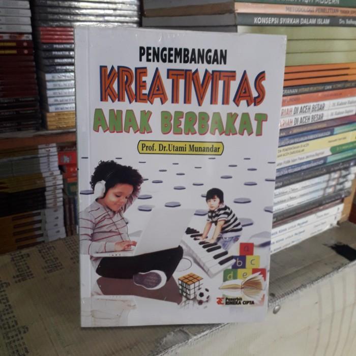 buku pengembangan kreativitas anak berbakat Prof Dr Utami Munandar