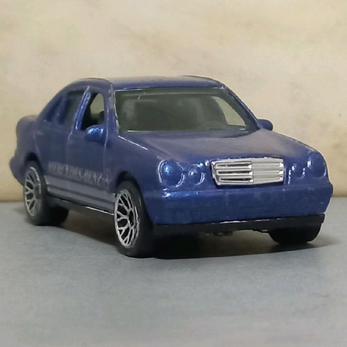 Diecast Matchbox Mercedes Benz E Class W210   mercy E230 E320 biru tampo Mercedes Benz