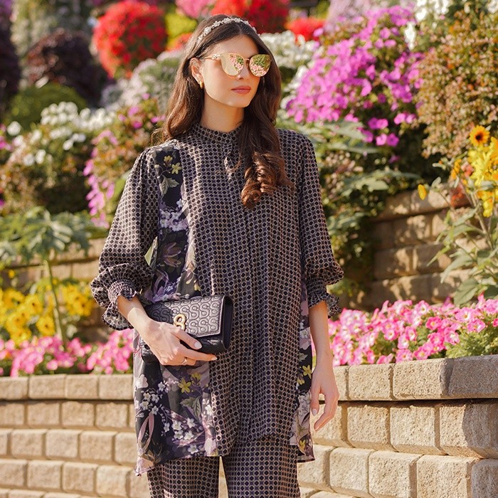 Benang Jarum Into the Garden Smock Shirt - Black