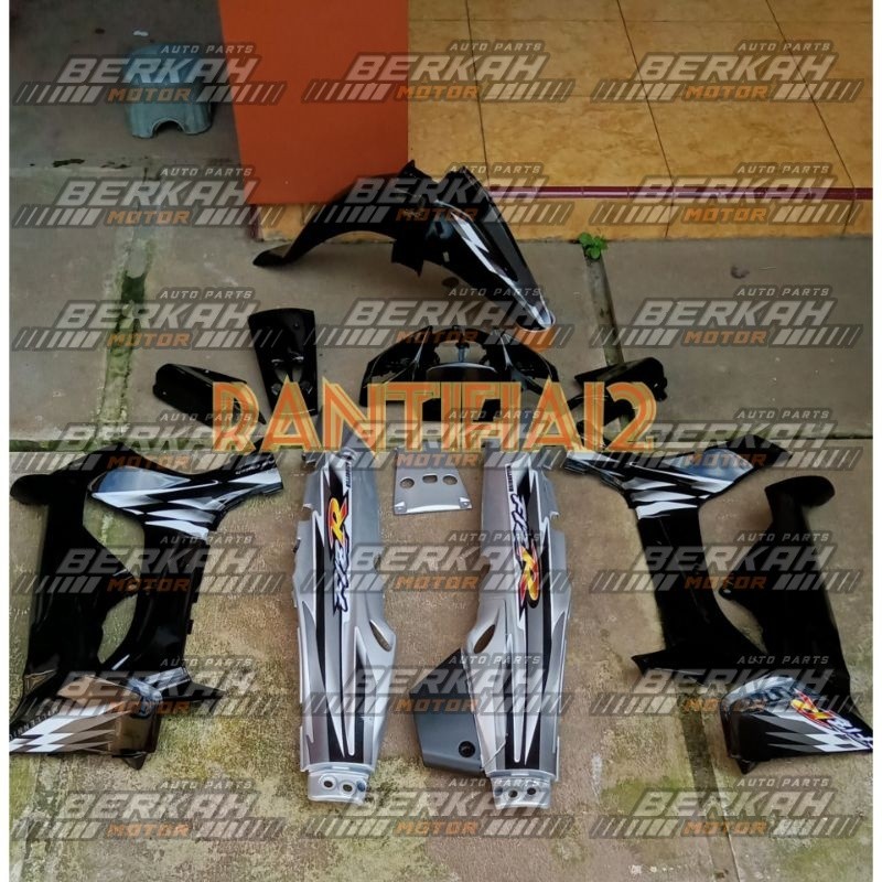 Cover Bodi FIZR Full Set Bodi FIZR Milenium Hitam Silver