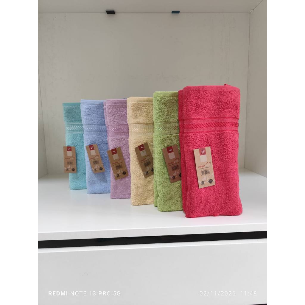 Handuk   merah putih A 60x120