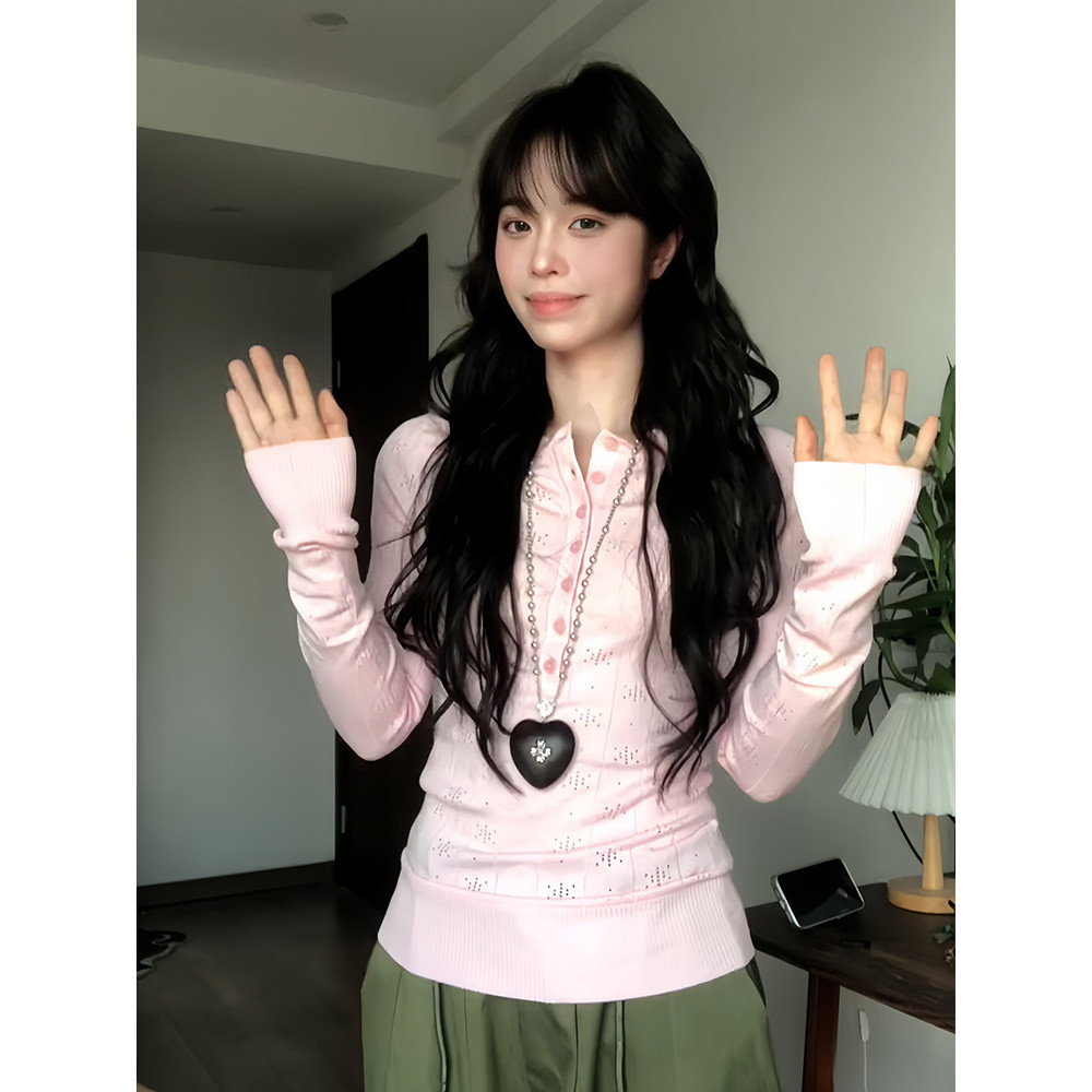 Crunchy Brulee Atasan Rajut Berlubang Model Retro Wanita Lengan Panjang Ketat Desain Unik Kaos Warna