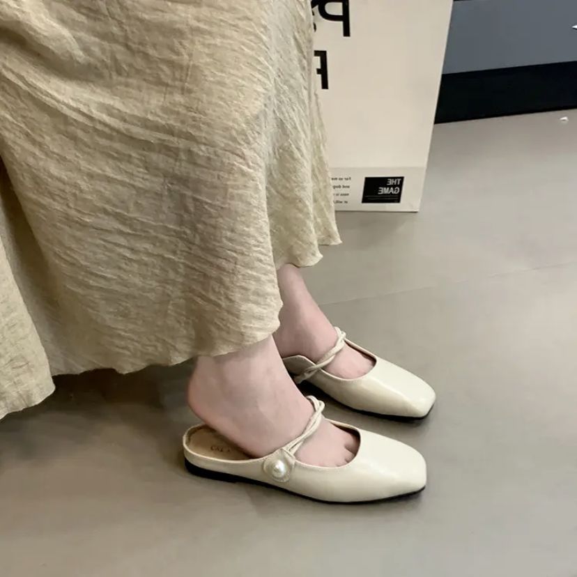 Sepatu wanita bergaya Chanel, sandal selop serbaguna model baru musim panas, sandal tertutup elegan.