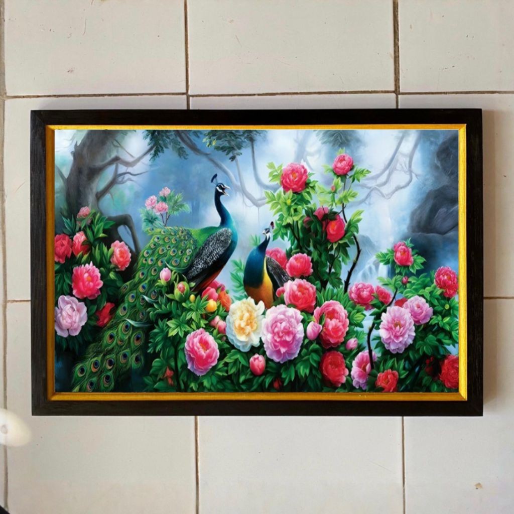 hiasan dinding lukisan cetak plus bingkai ukuran 65x45cm gambar burung merak hijau dan bunga mawar m