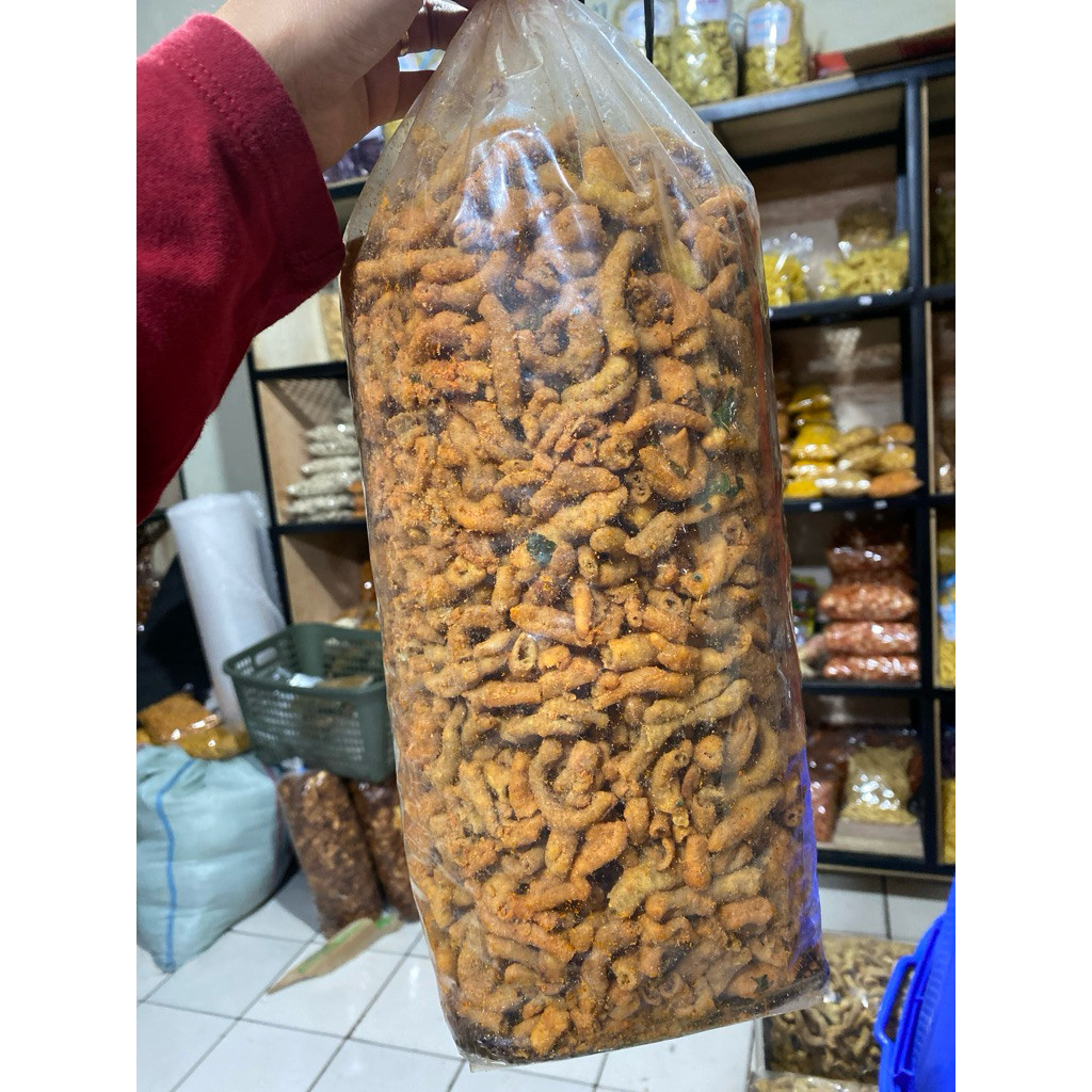 Kripik Usus Pedas Daun Jeruk 2 Kg Renyah