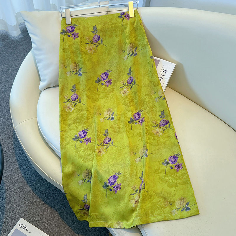 Rok bermotif bunga baru, rok pensil lurus berpinggang tinggi dengan motif bunga dan panjang sedang.