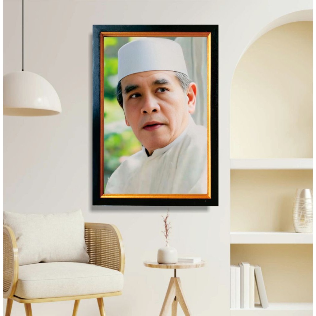 KH Miftahudin Djazuli / Yai Da / Hiasan Dinding Pigura Uk. 37 x 53 cm