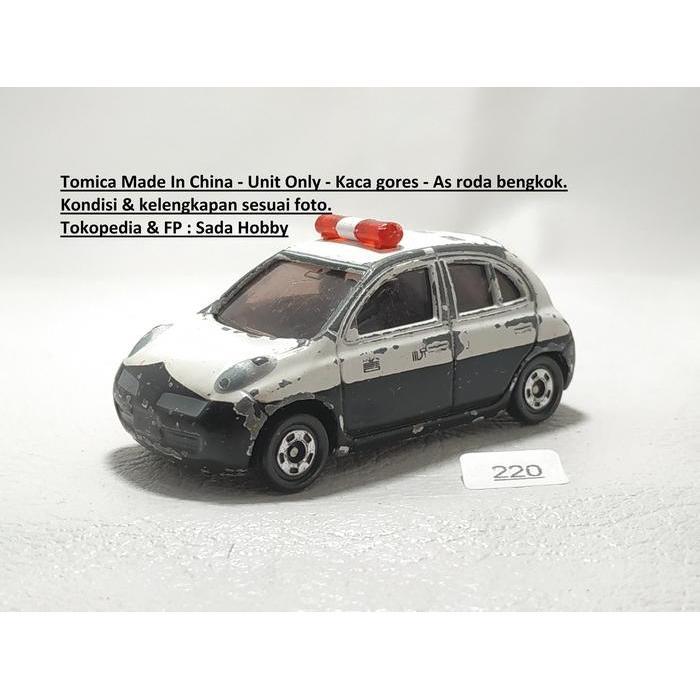 Tomy  No 35 Nissan March Patrol Car Tomica Diecast Miniatur