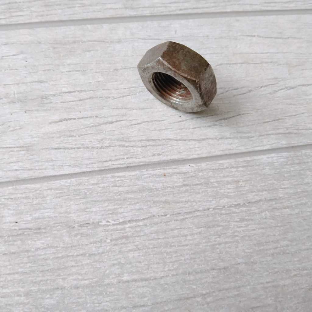 MUR KOPLING / CLUTCH NUT MOTOR L2SN L2G L2 SUPER YB100 MUR KOPLING / CLUTCH NUT MOTOR L2SN L2G L2 SU