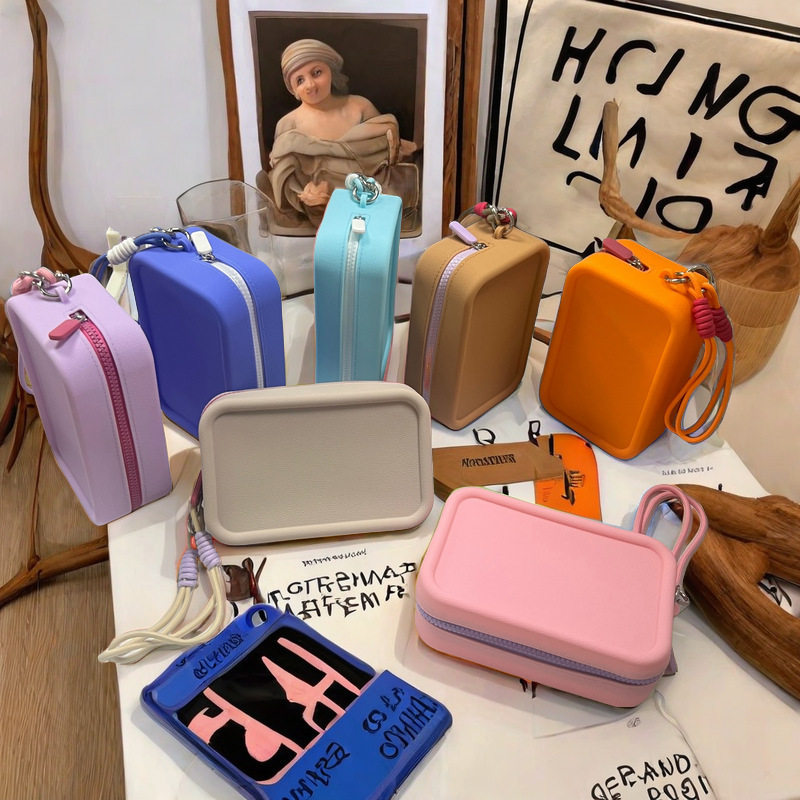 Tas Penyimpanan Kosmetik Silikon Makeup Pouch Anti Air Tas Penyimpanan Charger Silikon Tas Kosmetik 