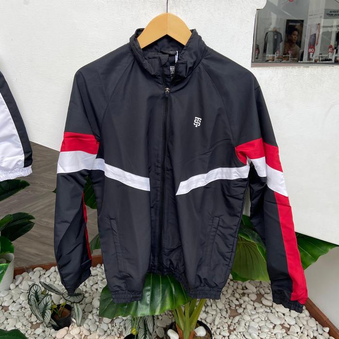 3Second Sporty Tracksuit Jaket Pria Realxed Fit 090525,100525 Parasut - HITAM, S