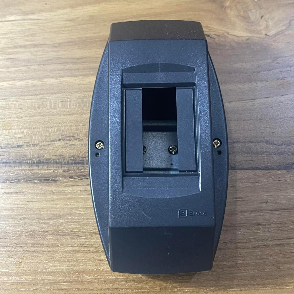 BROCO BOX MCB 2 GROUP OUTBOW TEMPEL 17102 HITAM