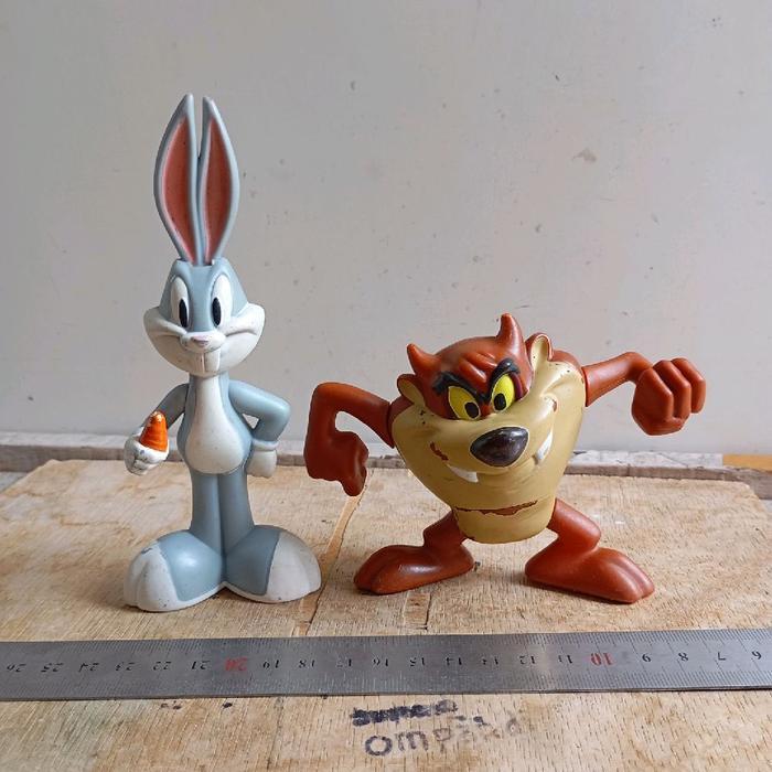 2 pcs figure looney tunes Tazmania dan bugs bunny McDonalds 2ND