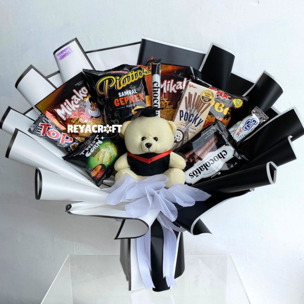 REYACRAFT Buket Snack Wisuda Hitam Putih | Buket Makanan | Buket Sempro | Buket untuk Cowok | Kado U