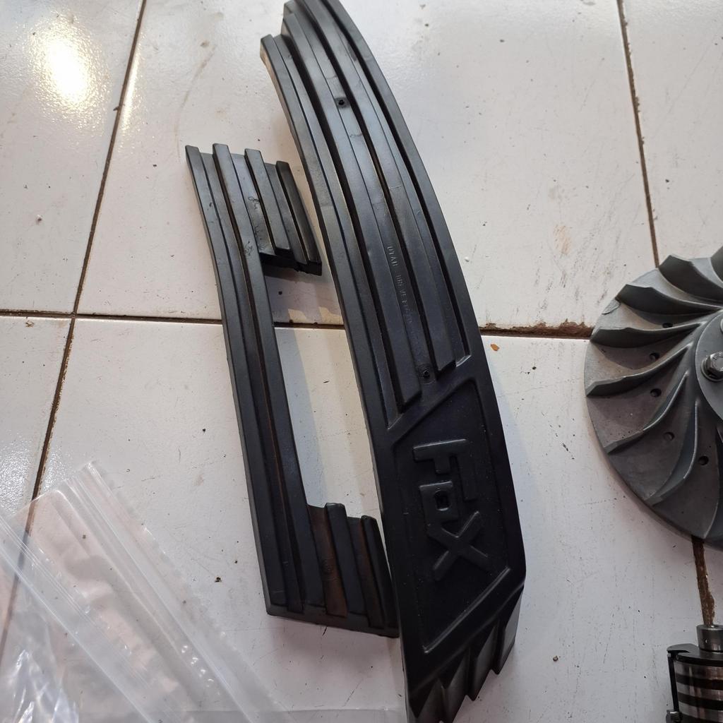 Trim panel tepong utah italy ori copotan sesuai foto ada bagian yang ga ada buat vespa pts dkk.