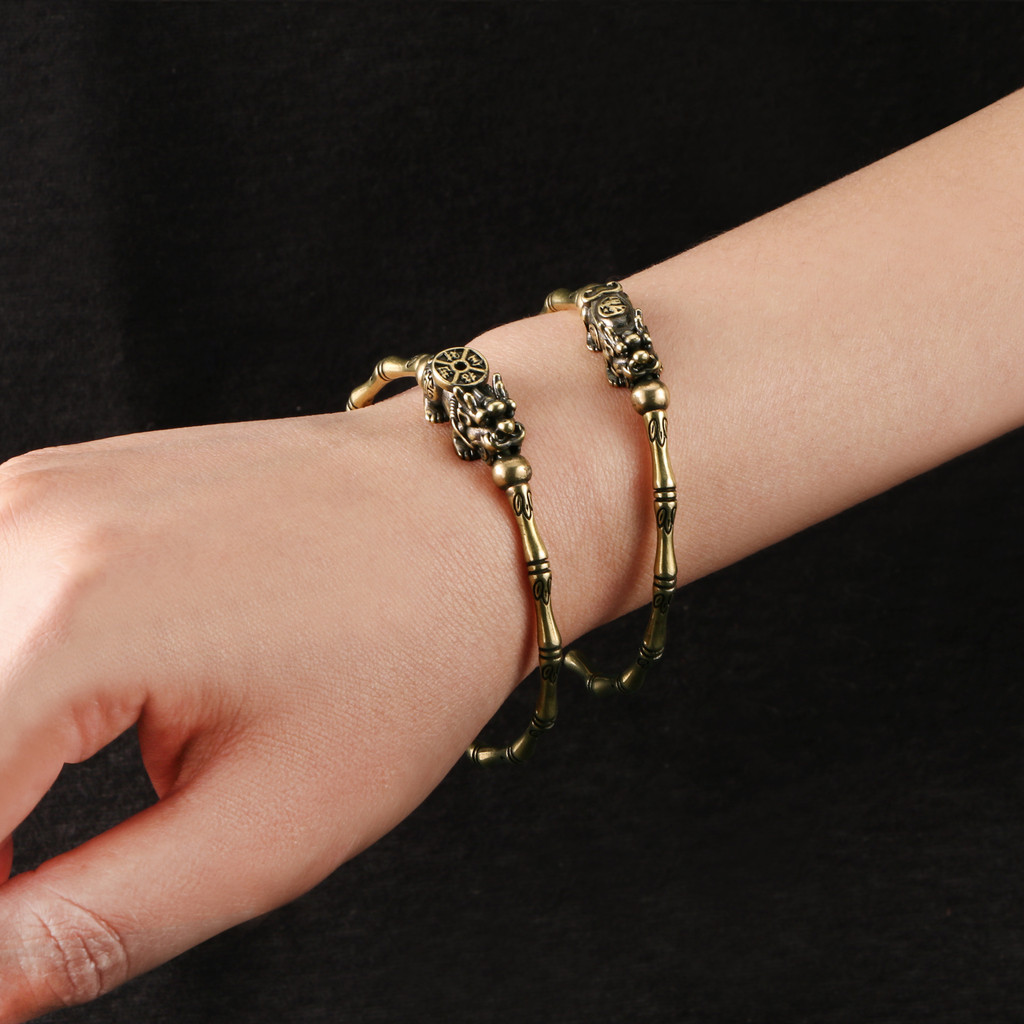 Gelang Kuningan Antik Berwarna Perunggu dengan Motif Bambu