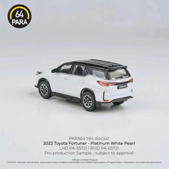Para64 - 2023 Toyota Fortuner - PB-65721 Platinum White - PB-65722 Metallic Silver Diecast Mobil Par