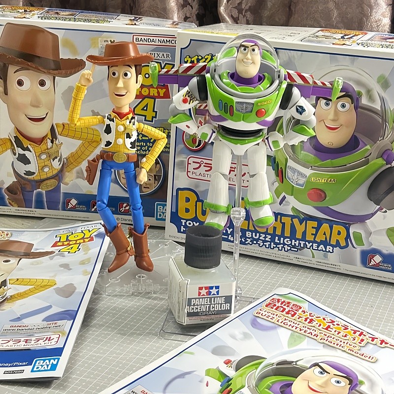 Bandai Genuine Toy Story 4 Model Kit Buzz Lightyear Woody Action Figure Joints Movable Assembly Mode