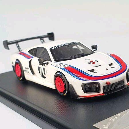 STANCE HUNTERS PORSCHE 935 WHITE MARTINI LIVERY DIECAST SKALA 64