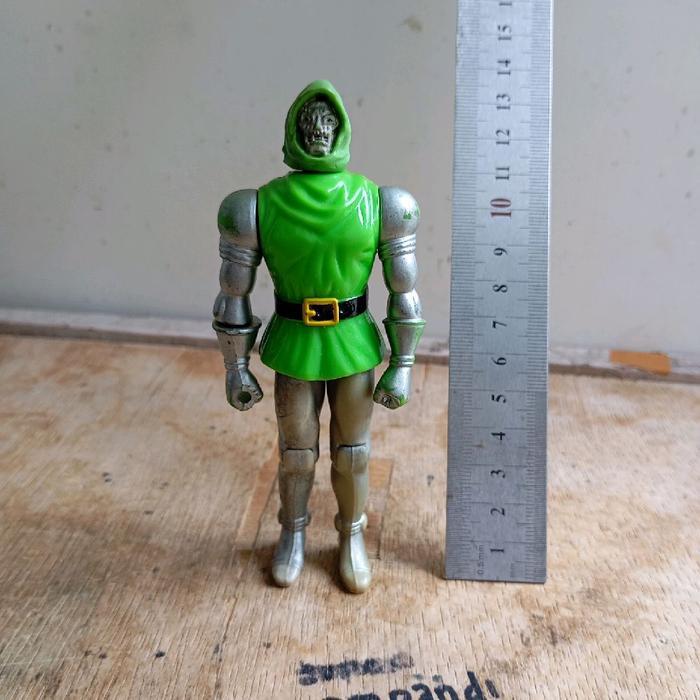 figure vintage Marvel dr doom 1990 Dcast