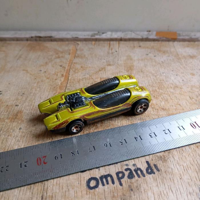 hot wheels diecast splittin image 2ND