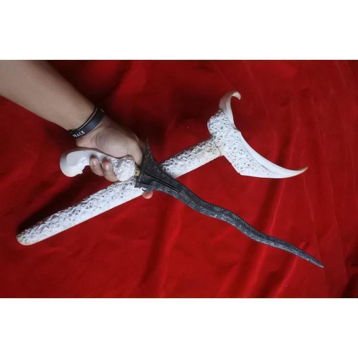 kriss lar gangsir warangka ladrang ukir alusan tinggalan buyut