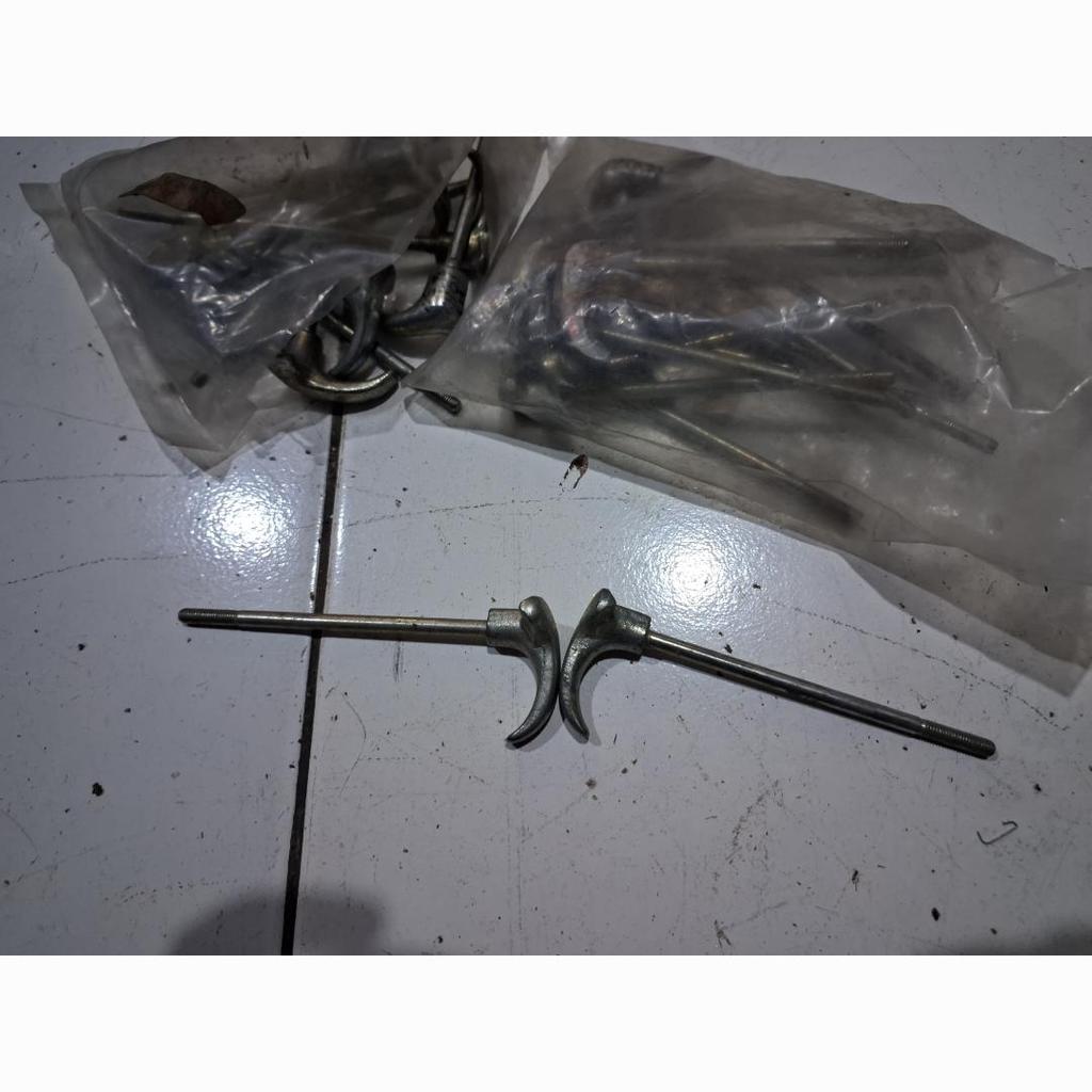Kuncian Tepong Kanan kiri Vespa PX original Nos