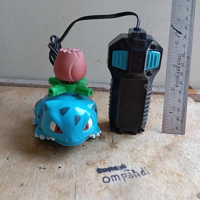 figure pokemon ivysaur tomy bekas JJtoys