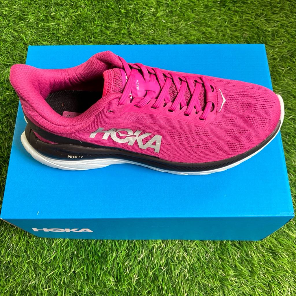 HOKA One One Mach 4 Fuchsia Black running shoes ukuran 42 - 43